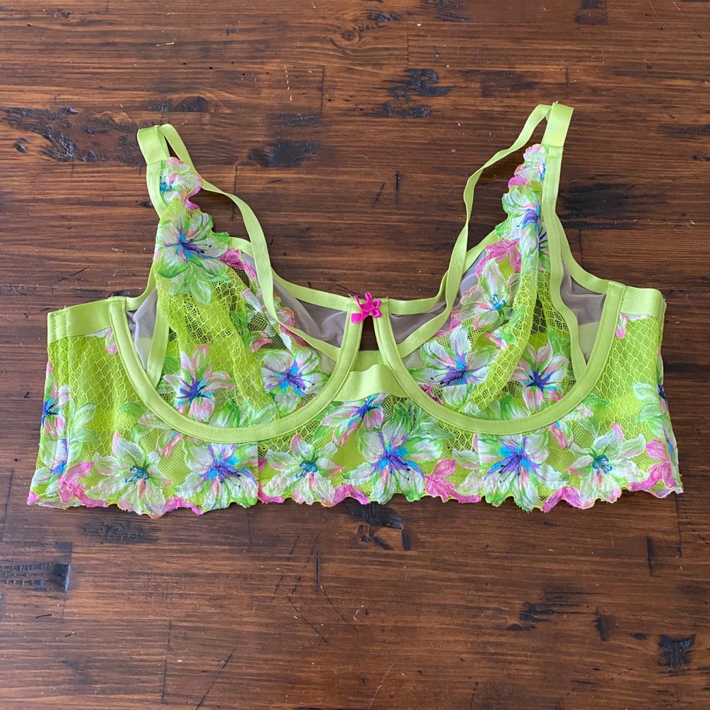 Torrid Lime Green Floral Lace Unlined Underwire Longline Bra Size 2X